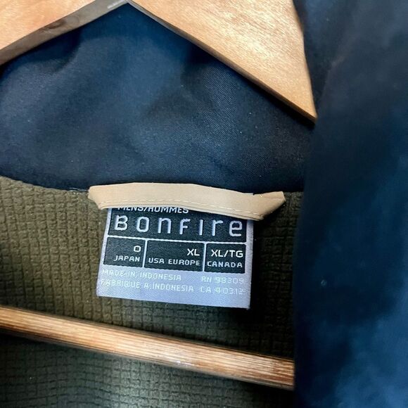 Excellent condition Bonfire snowboard/ski jacket size XL - Picture 7 of 7